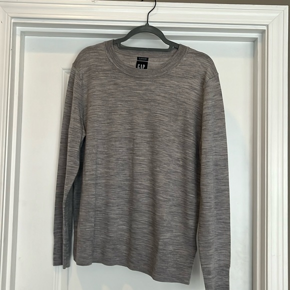 Gap size XL gray 100% Merino Wool sweater, never worn - Picture 1 of 5